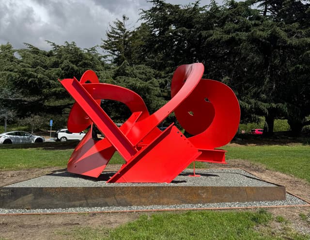 the sculpture *Mama Mobius* by Mark di Suvero