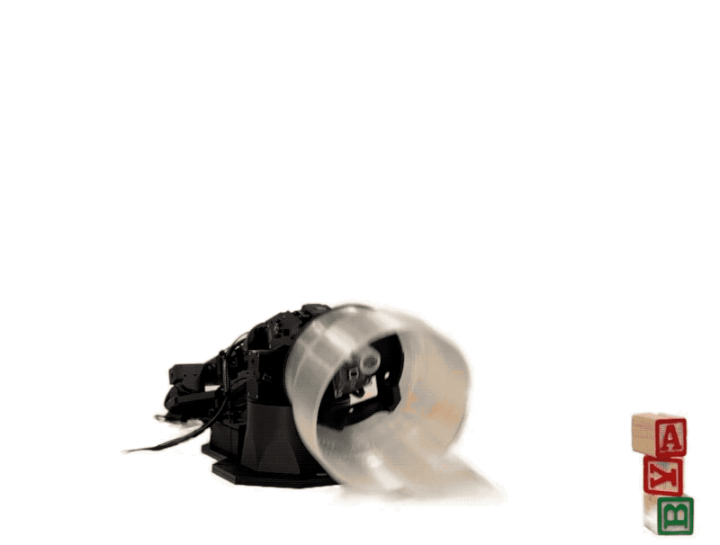 ELEGNT expressive lamp robot
